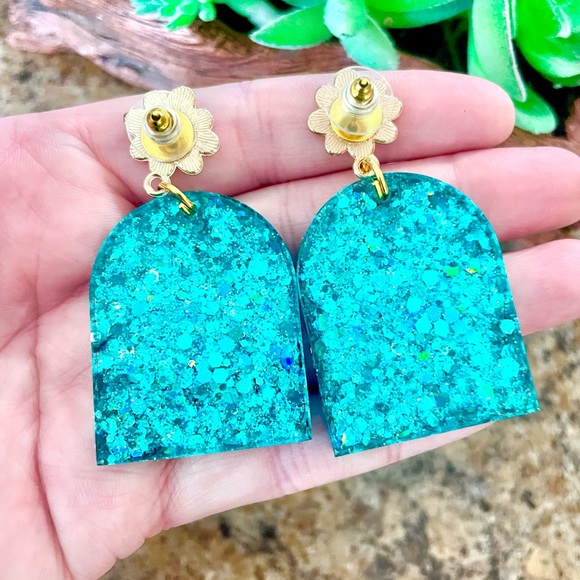 Lisa Frank Turtle Acrylic Earrings - Picture 4 of 4